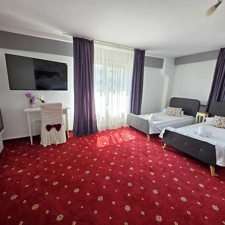 Bon Ton Residence Ντρομπέτα-Τούρνου Σεβερίν Εξωτερικό φωτογραφία
