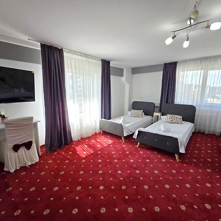 Bon Ton Residence Ντρομπέτα-Τούρνου Σεβερίν Εξωτερικό φωτογραφία