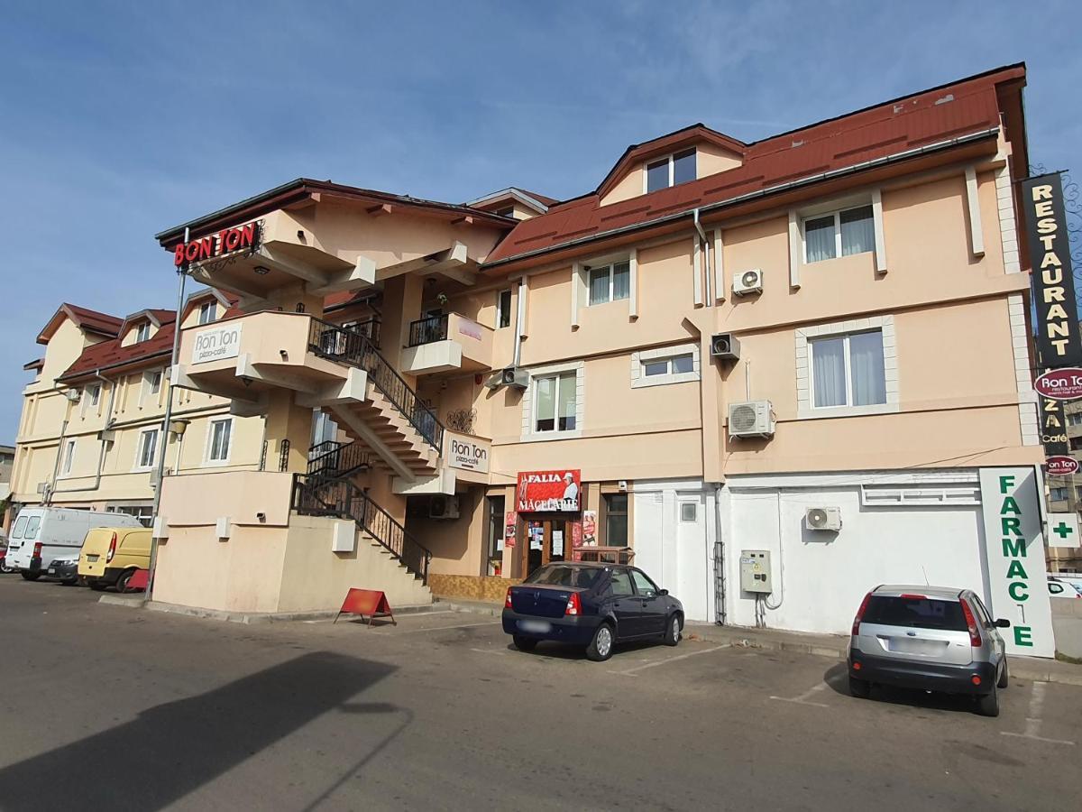 Bon Ton Residence Ντρομπέτα-Τούρνου Σεβερίν Εξωτερικό φωτογραφία